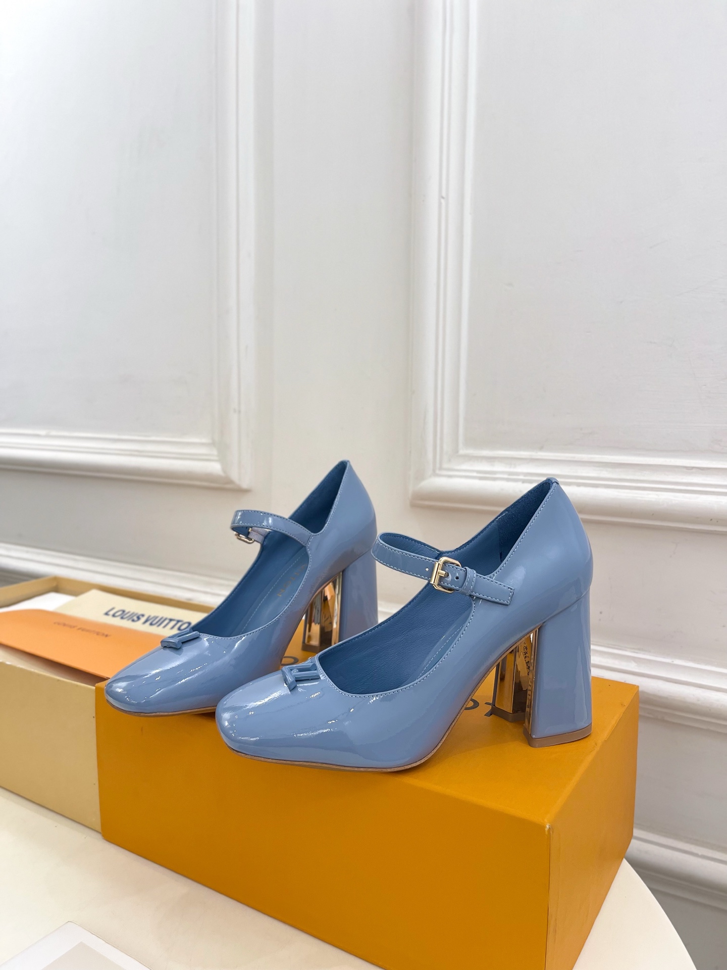 Women's high heels